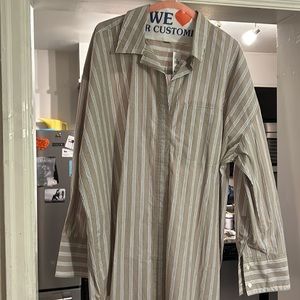 NWT banana republic way oversized-great for a maternity shirt. Long sleeves